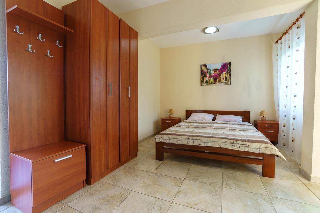 Apartments Lora Bar Exterior foto