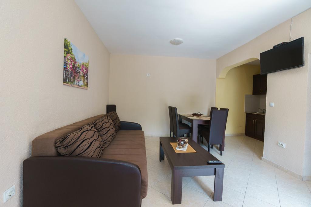 Apartments Lora Bar Exterior foto